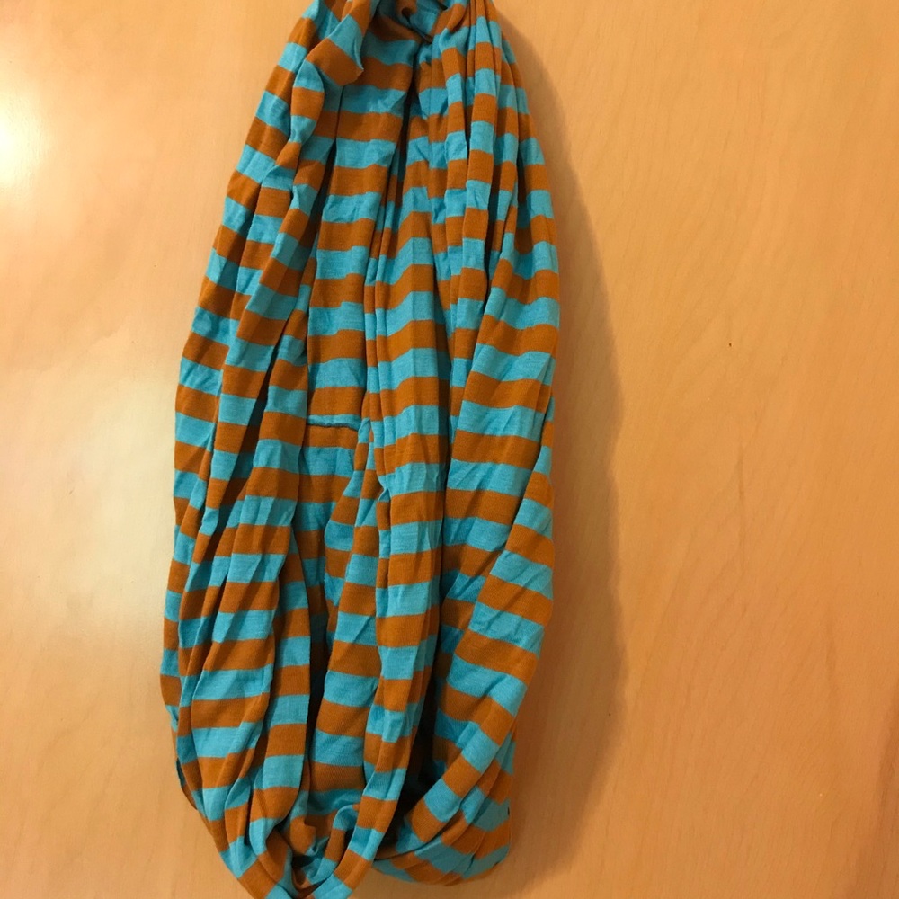Women’s scarf